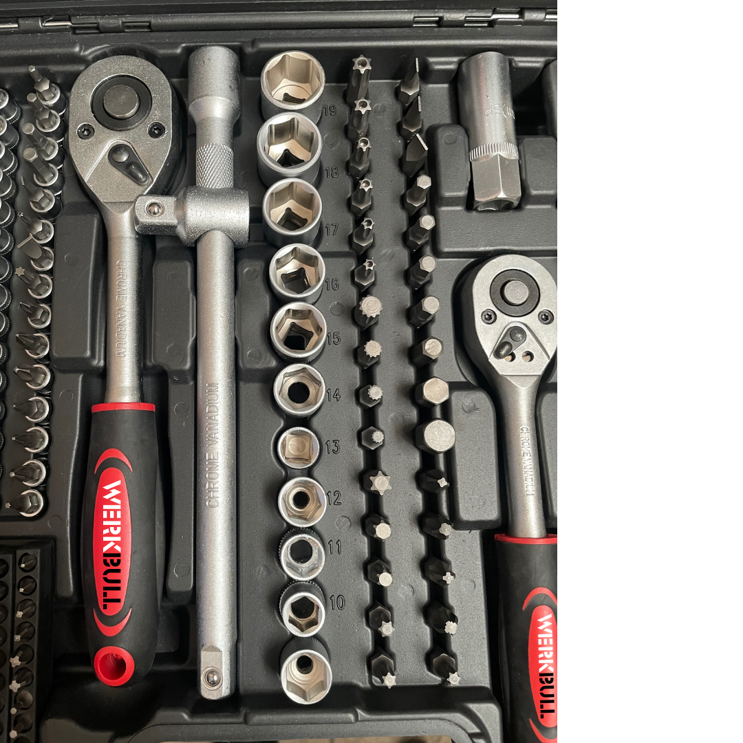 Комплект: Крик "Крокодил" 2 тона с куфар WerkBull + Професионално Гедоре с 216 части WerkBull