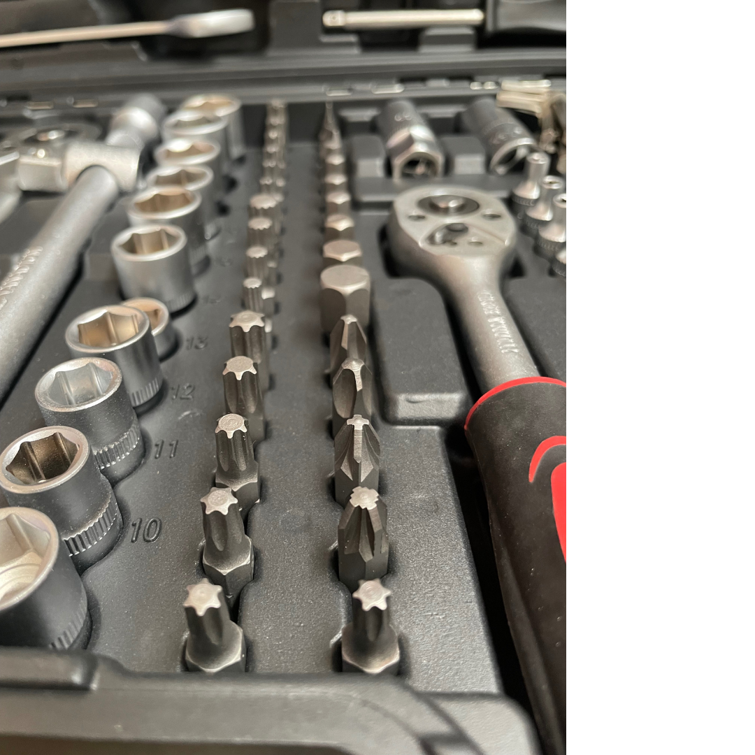 Комплект: Крик "Крокодил" 2 тона с куфар WerkBull + Професионално Гедоре с 216 части WerkBull